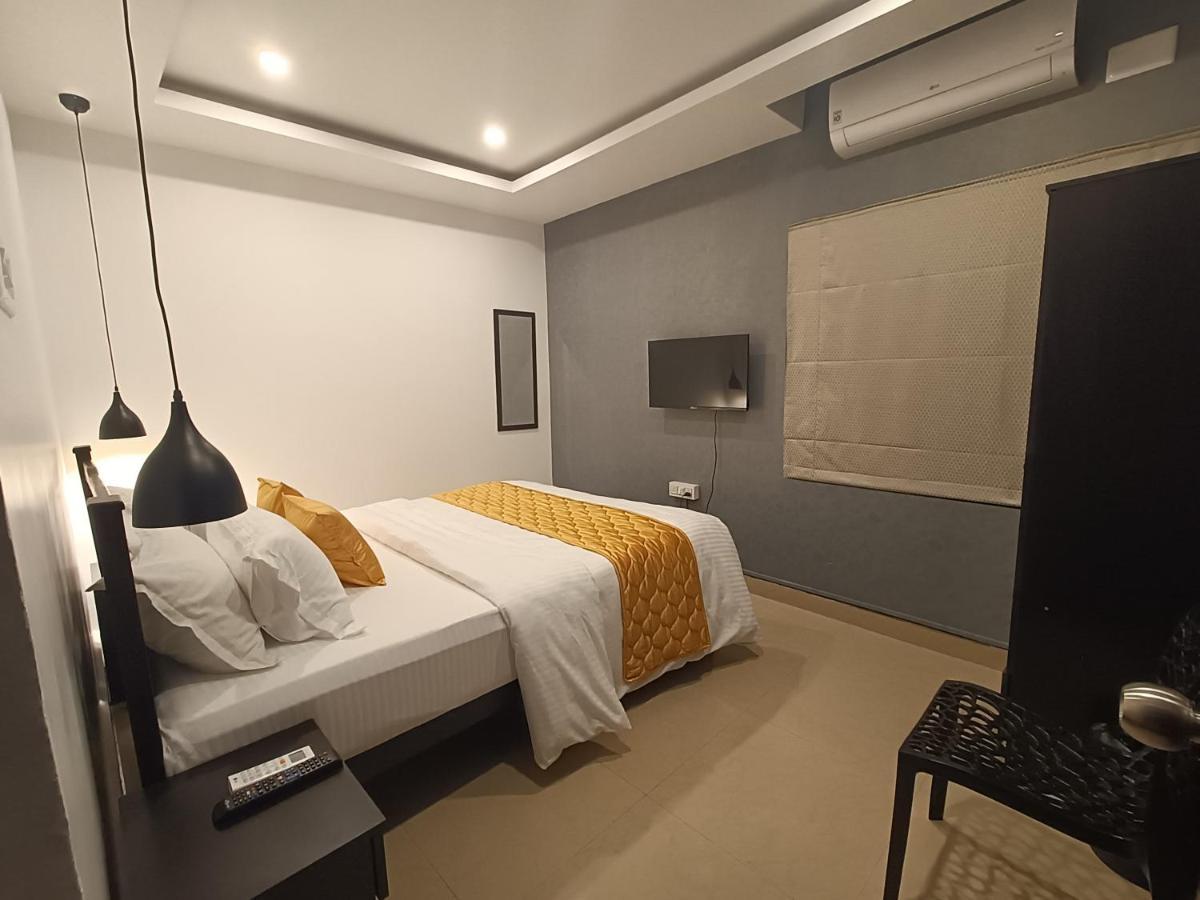 Brick Castle Hotell Chennai Exteriör bild